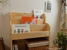 オーダー制作　無垢材仕様の絵本棚　　みつろうwax　W90