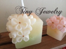 キュービックキャンドルウィズフラワー（cubic candle w/ flower)）